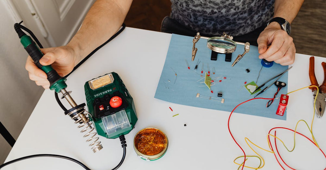 Tripp Lite vs APC UPS: The Real Differences That Affect Battery Life and Runtime