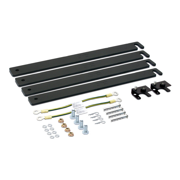 Ensemble de fixation d'échelle à câbles APC NetShelter AR8166ABLK avec goulottes pour câbles d'alimentation, noir