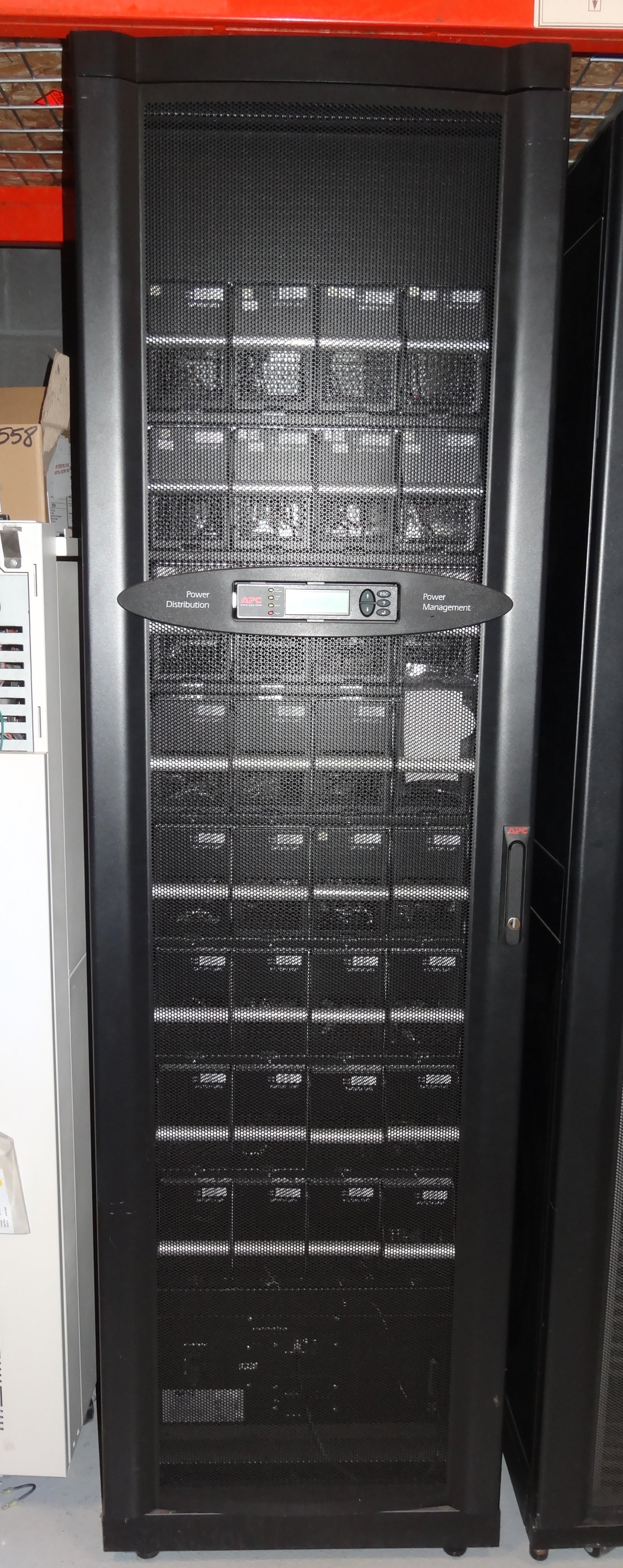 APC Symmetra PX EXT RUN PRE Battery Cabinet