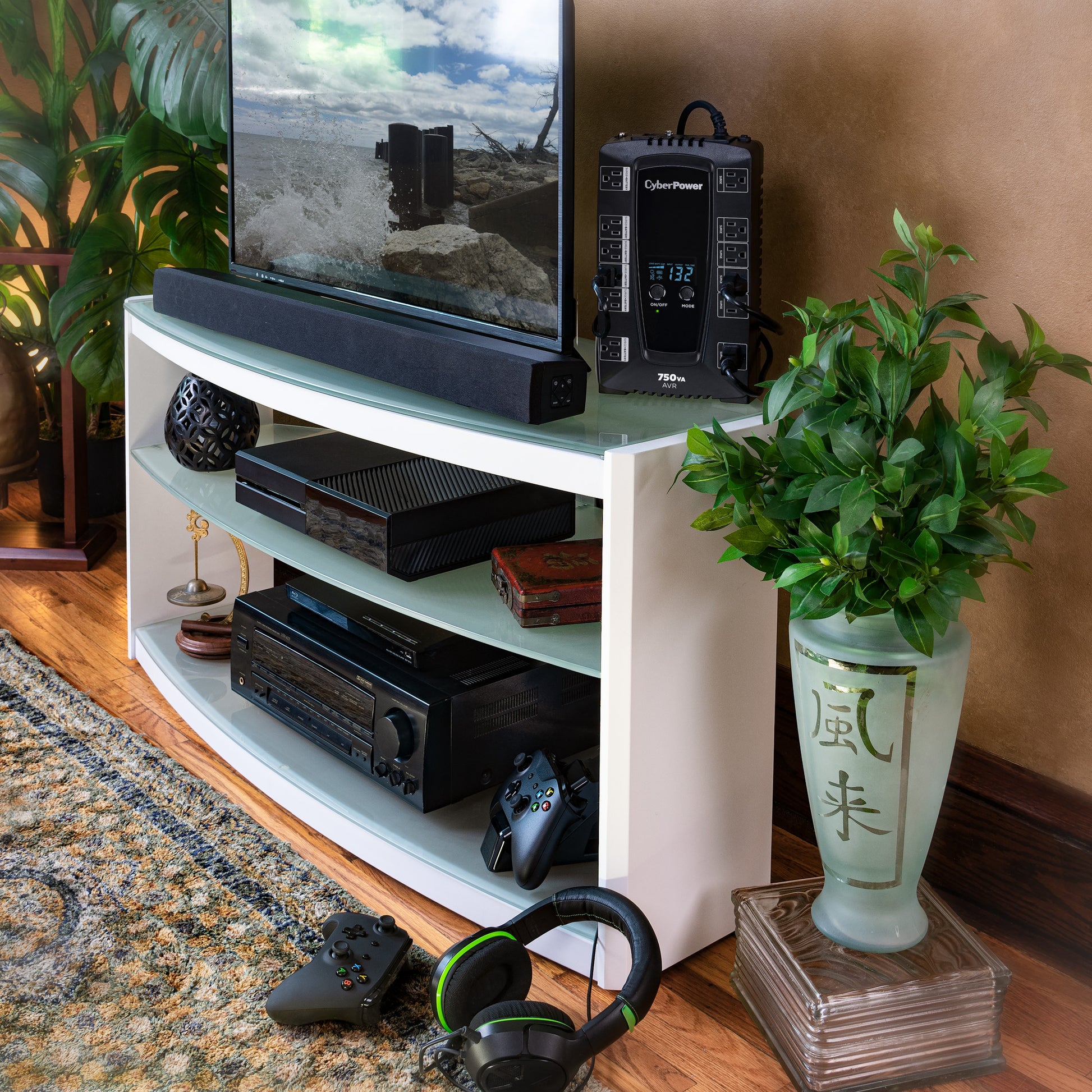 CyberPower AVRG750LCD 750VA UPS line-interactive
