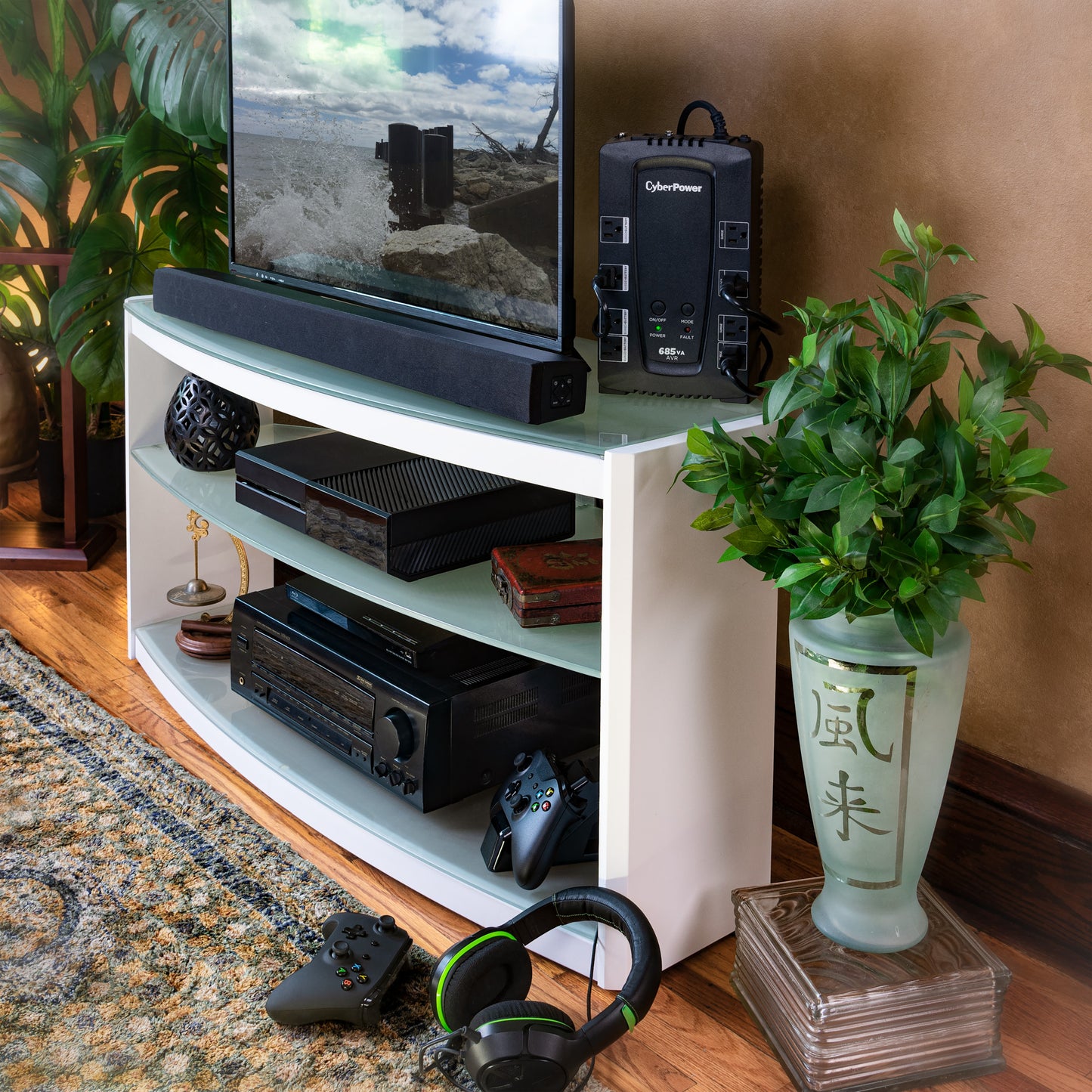 CyberPower CP685AVR-G 685VA / 390W Line Interactive UPS — Rear view